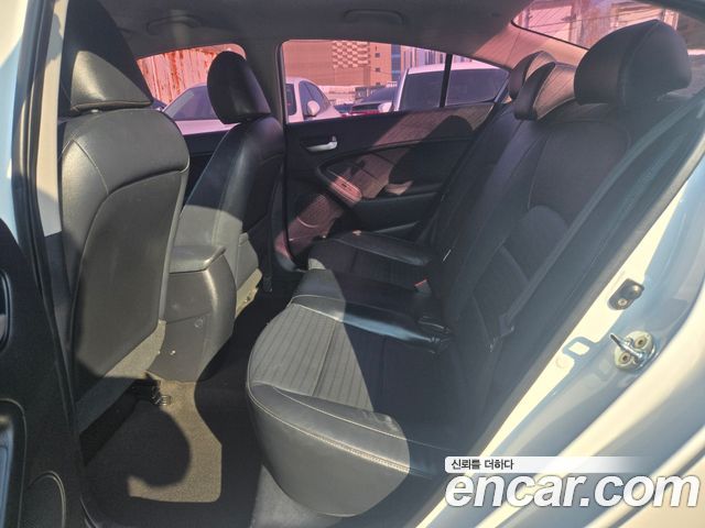 Kia K3 2018 — photo 11