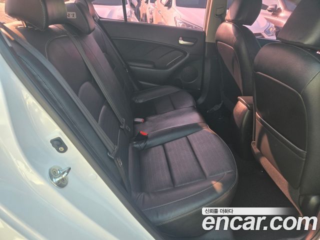 Kia K3 2018 — photo 13