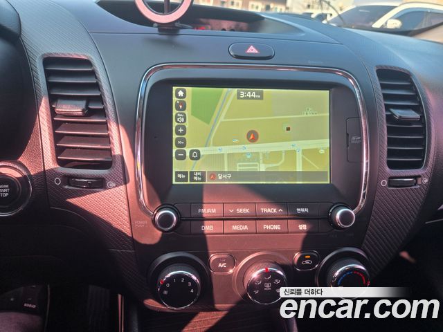 Kia K3 2018 — photo 16