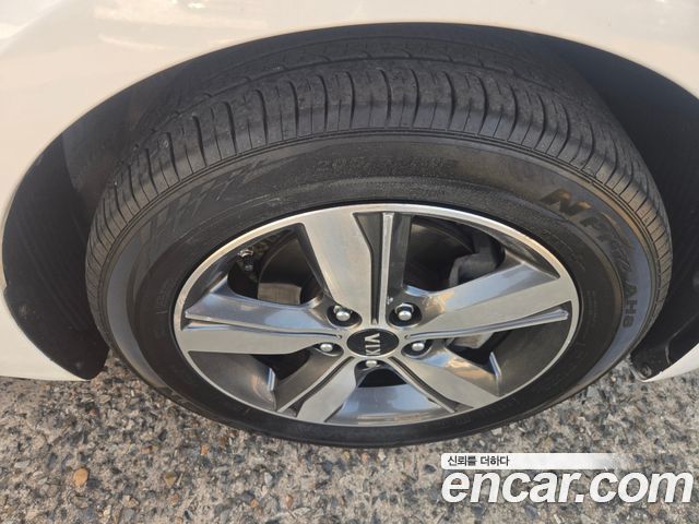 Kia K3 2018 — photo 19