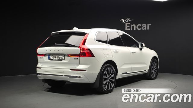 Volvo XC60 2025 — photo 2