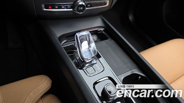 Volvo XC60 2025 — photo 9