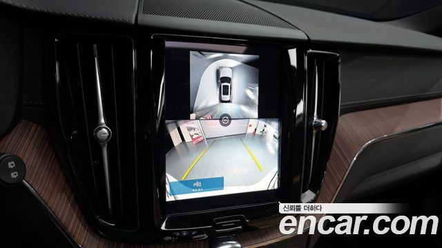 Volvo XC60 2025 — photo 15