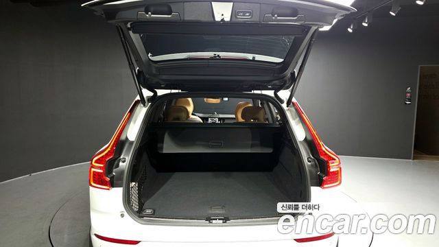 Volvo XC60 2025 — photo 20