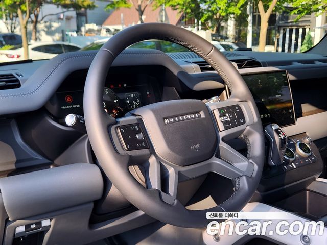 Land Rover Defender 2025 — photo 7