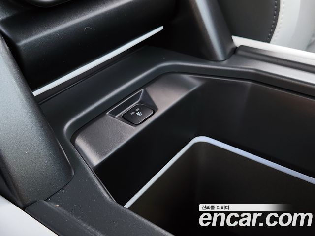 Land Rover Defender 2025 — photo 12