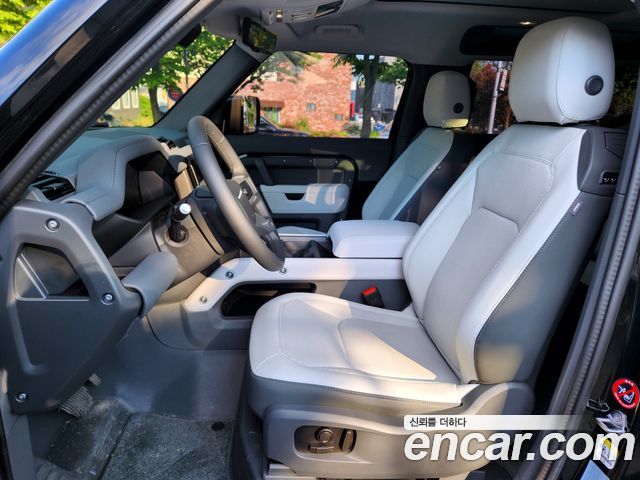 Land Rover Defender 2025 — photo 14
