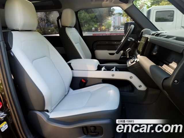 Land Rover Defender 2025 — photo 15