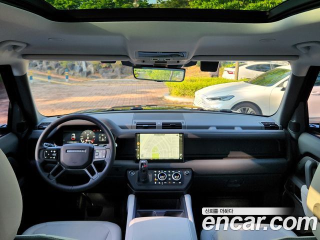 Land Rover Defender 2025 — photo 16