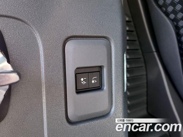 Land Rover Defender 2025 — photo 18