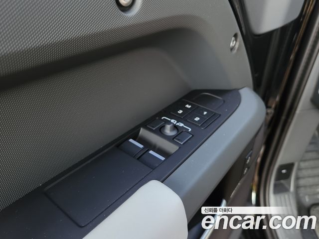 Land Rover Defender 2025 — photo 19