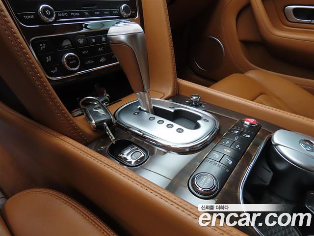 Bentley Continental 2014 — photo 11