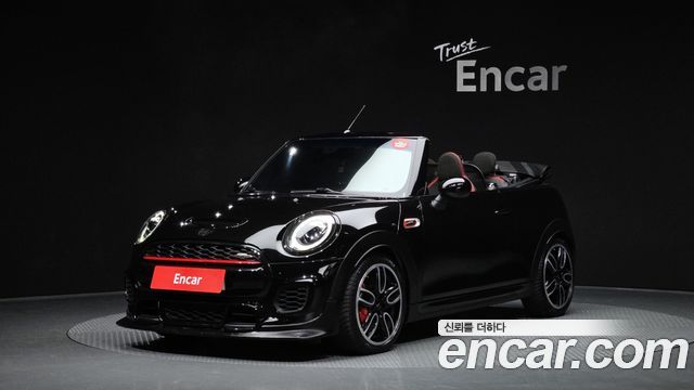 Mini Cooper Convertible 2019 — photo 1
