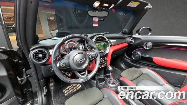 Mini Cooper Convertible 2019 — photo 7