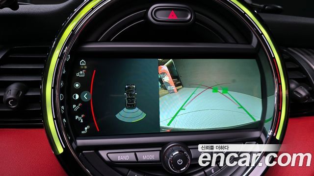 Mini Cooper Convertible 2019 — photo 14
