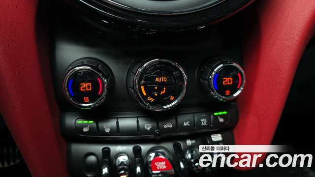 Mini Cooper Convertible 2019 — photo 18