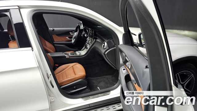 Mercedes-Benz GLC-Class 2023 — photo 11