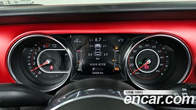 Jeep Wrangler 2022 — photo 8