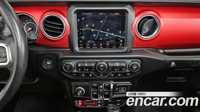 Jeep Wrangler 2022 — photo 14