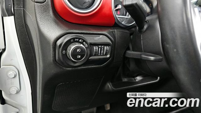 Jeep Wrangler 2022 — photo 16