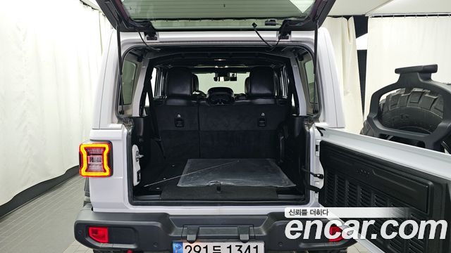 Jeep Wrangler 2022 — photo 20