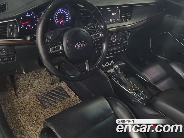 Kia K7 2018 — photo 9