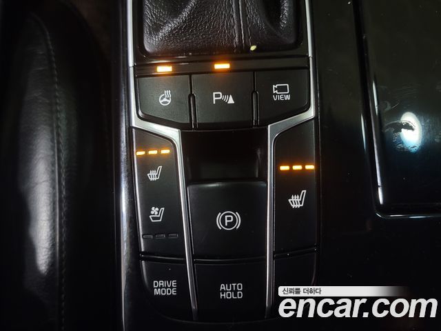 Kia K7 2018 — photo 11