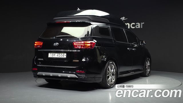 Kia Canival 2019 — photo 2