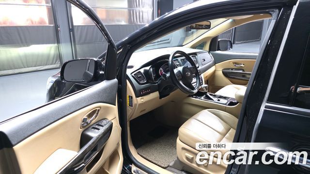 Kia Canival 2019 — photo 10