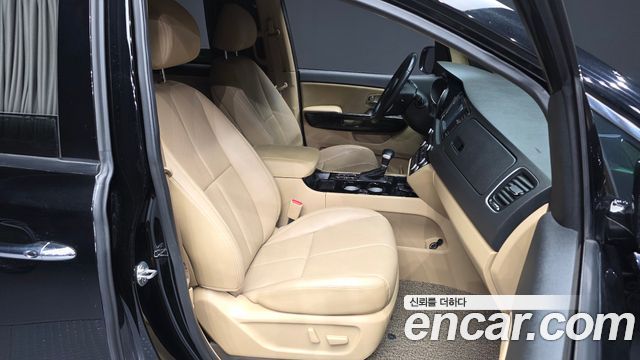 Kia Canival 2019 — photo 11