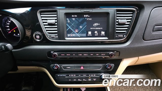 Kia Canival 2019 — photo 14