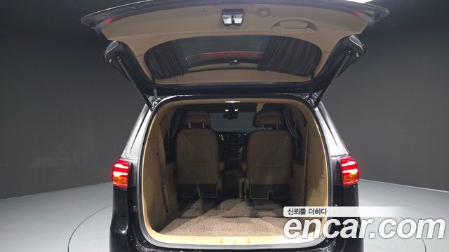 Kia Canival 2019 — photo 20