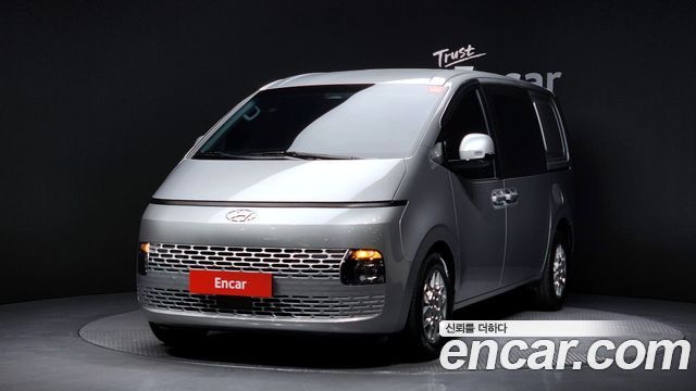 Hyundai Staria 2024 — photo 1