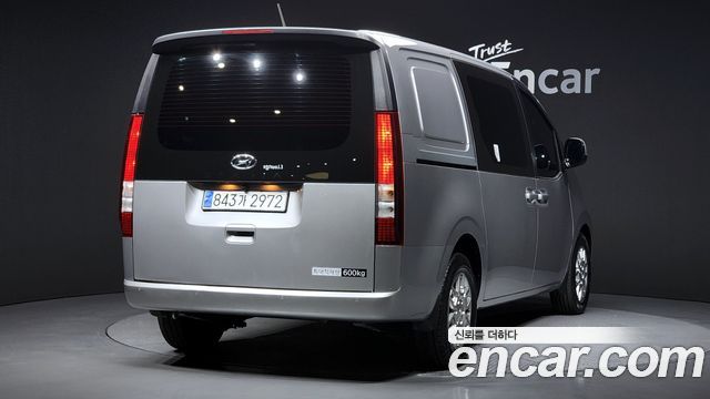Hyundai Staria 2024 — photo 2