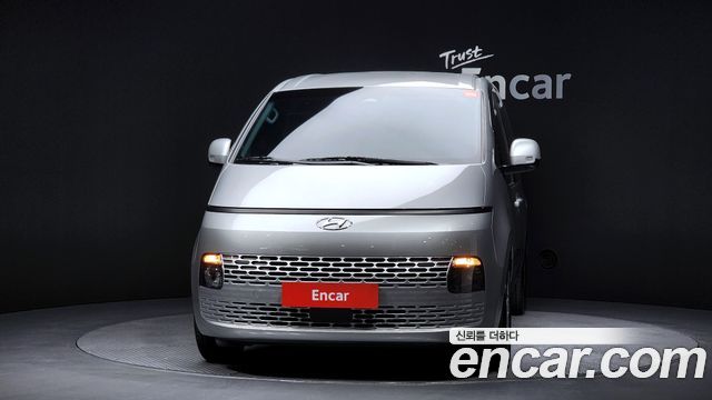 Hyundai Staria 2024 — photo 3