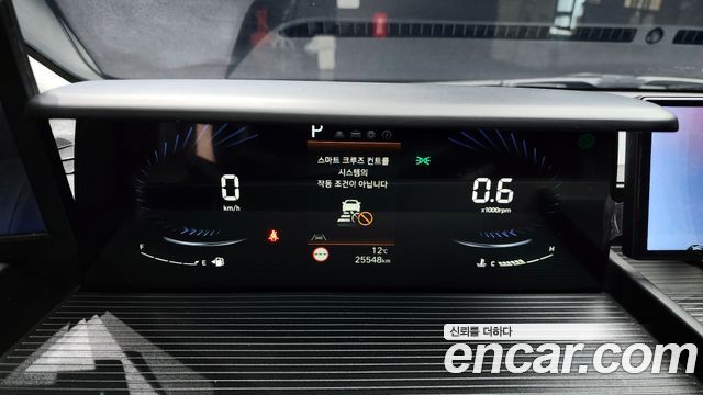 Hyundai Staria 2024 — photo 8