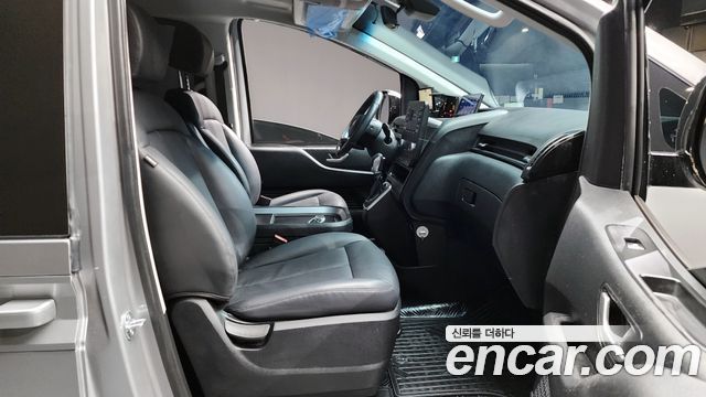 Hyundai Staria 2024 — photo 10