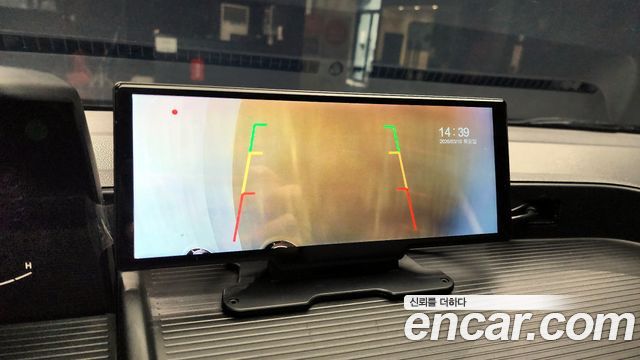 Hyundai Staria 2024 — photo 16
