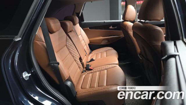 Kia Sorento 2018 — photo 12