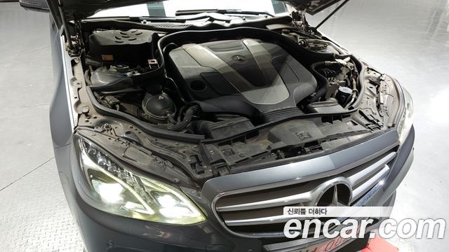 Mercedes-Benz E-Class 2016 — photo 6