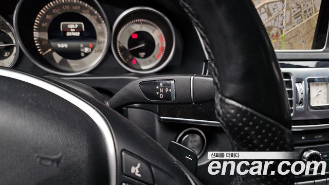 Mercedes-Benz E-Class 2016 — photo 9