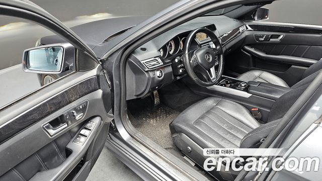 Mercedes-Benz E-Class 2016 — photo 12