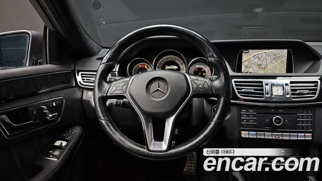 Mercedes-Benz E-Class 2016 — photo 13