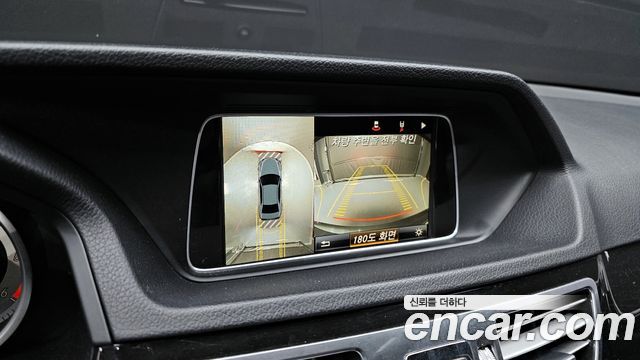 Mercedes-Benz E-Class 2016 — photo 15