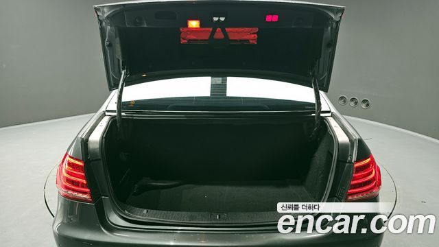 Mercedes-Benz E-Class 2016 — photo 20