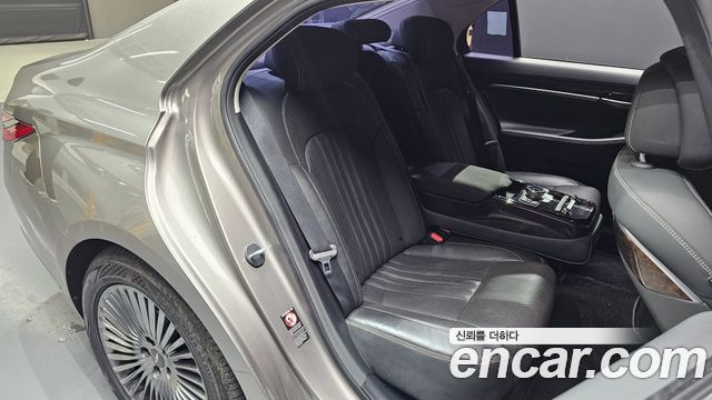 Genesis G90 2019 — photo 12