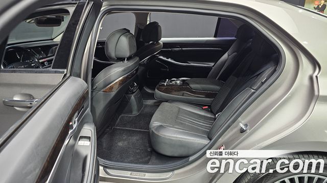 Genesis G90 2019 — photo 13