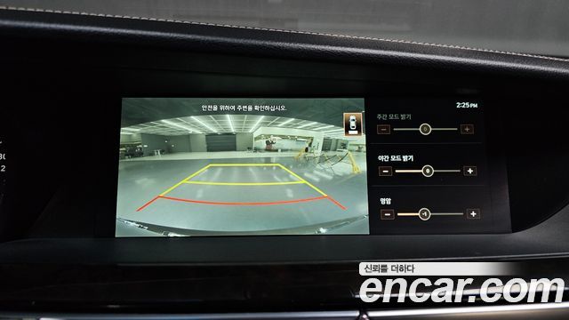Genesis G90 2019 — photo 17