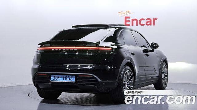 Porsche Macan 2025 — photo 2