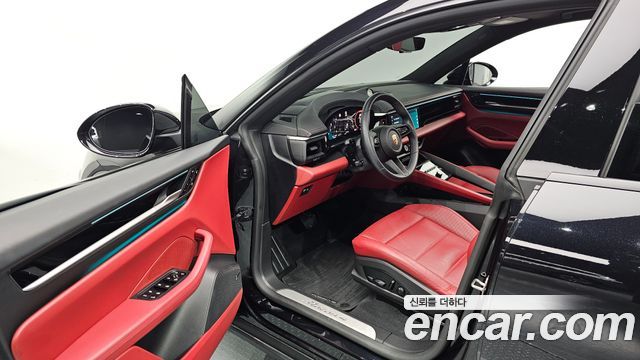 Porsche Macan 2025 — photo 11